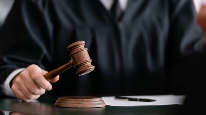 हाईकोर्ट ने सुरेश राठौर की गिरफ्तारी पर लगाई रोक, सरकार को जवाब दाखिल करने के निर्देश