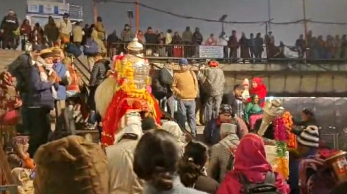 श्रद्धालुओं ने हरिद्वार गंगा में लगाई आस्था की डुबकी, देवडोलियों ने किया स्नान
