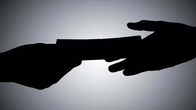 जीएसटी का डेटा एंट्री ऑफिसर रिश्वत लेते गिरफ्तार, विजिलेंस टीम ने पकड़ा